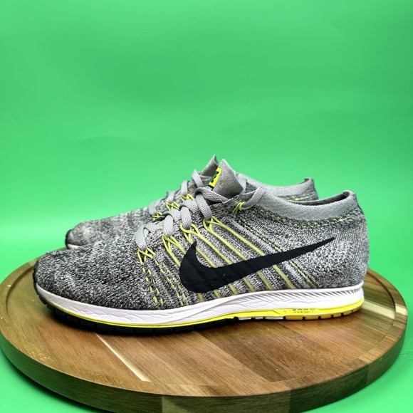 Nike Shoes - MENS NIKE ZOOM FLYKNIT STREAK SIZE 5.5 WOMENS 7